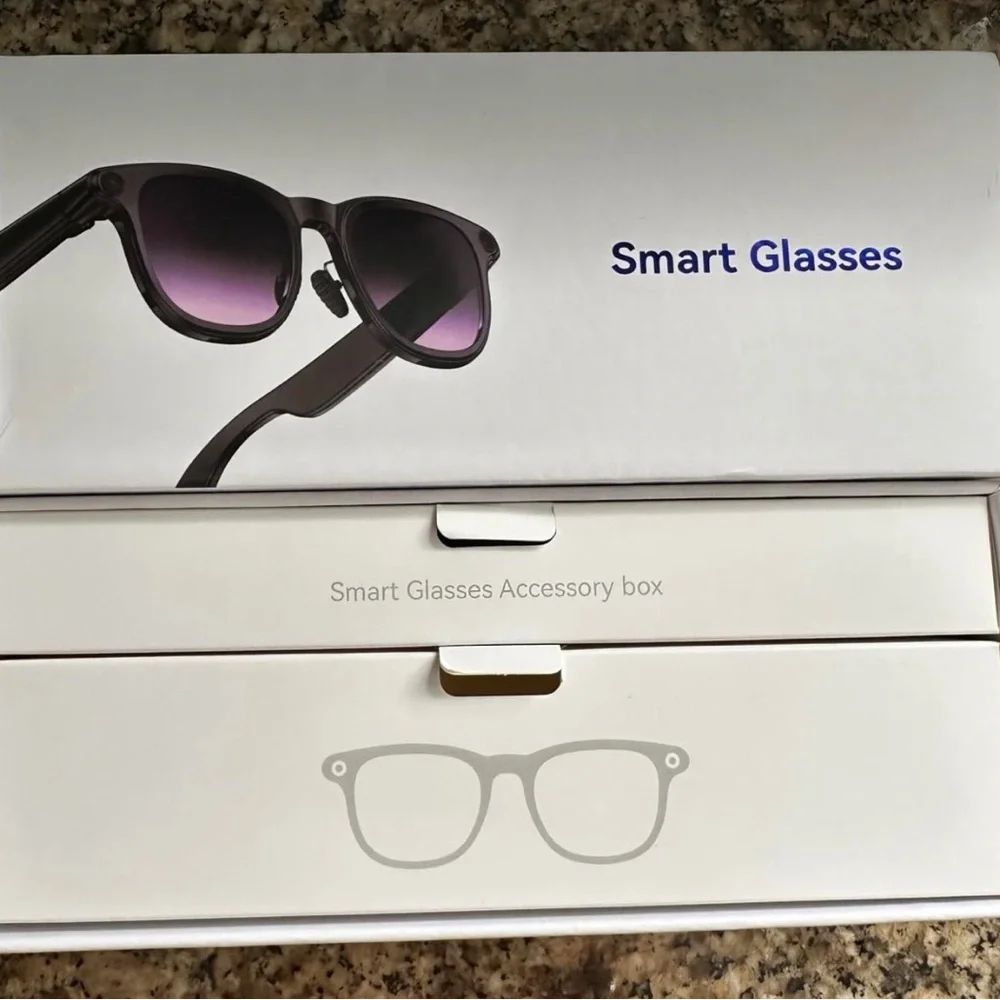 Smart Camera Sunglasses - Black with Purple Lenses